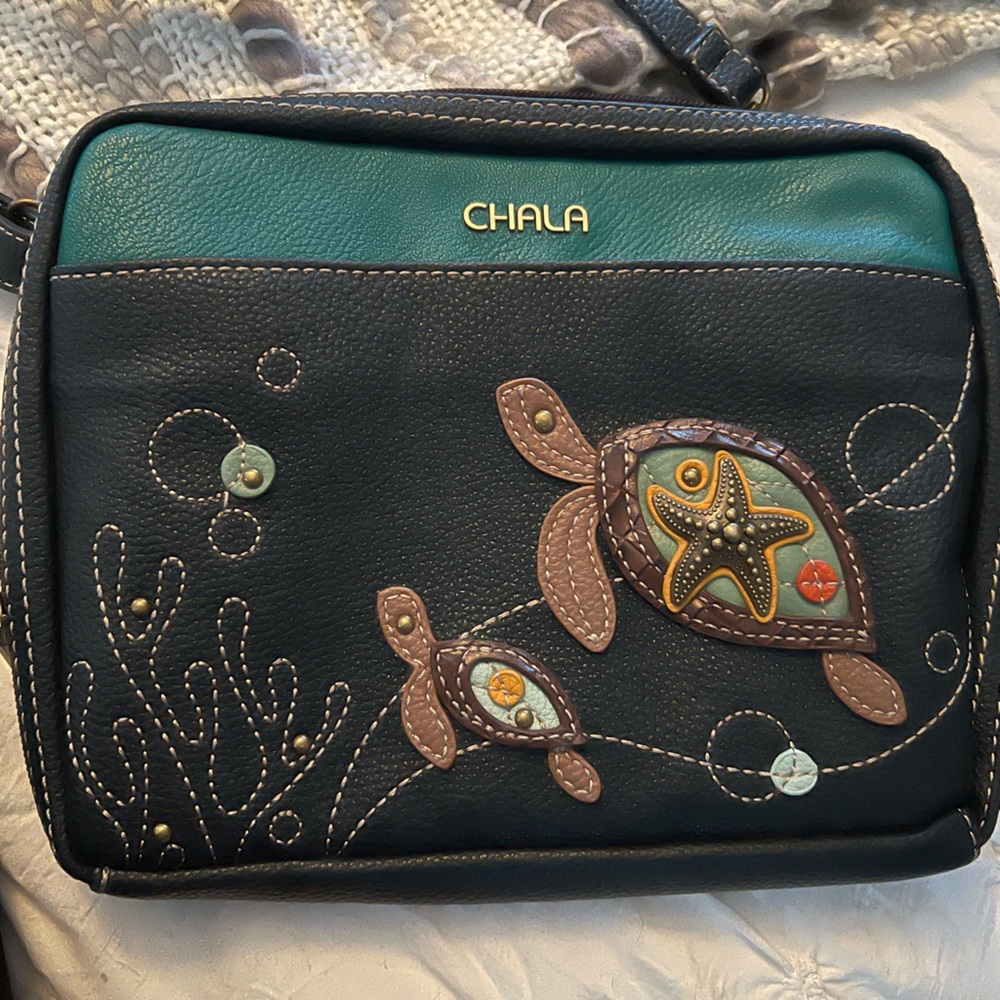 Chala Sea Turtle crossbody